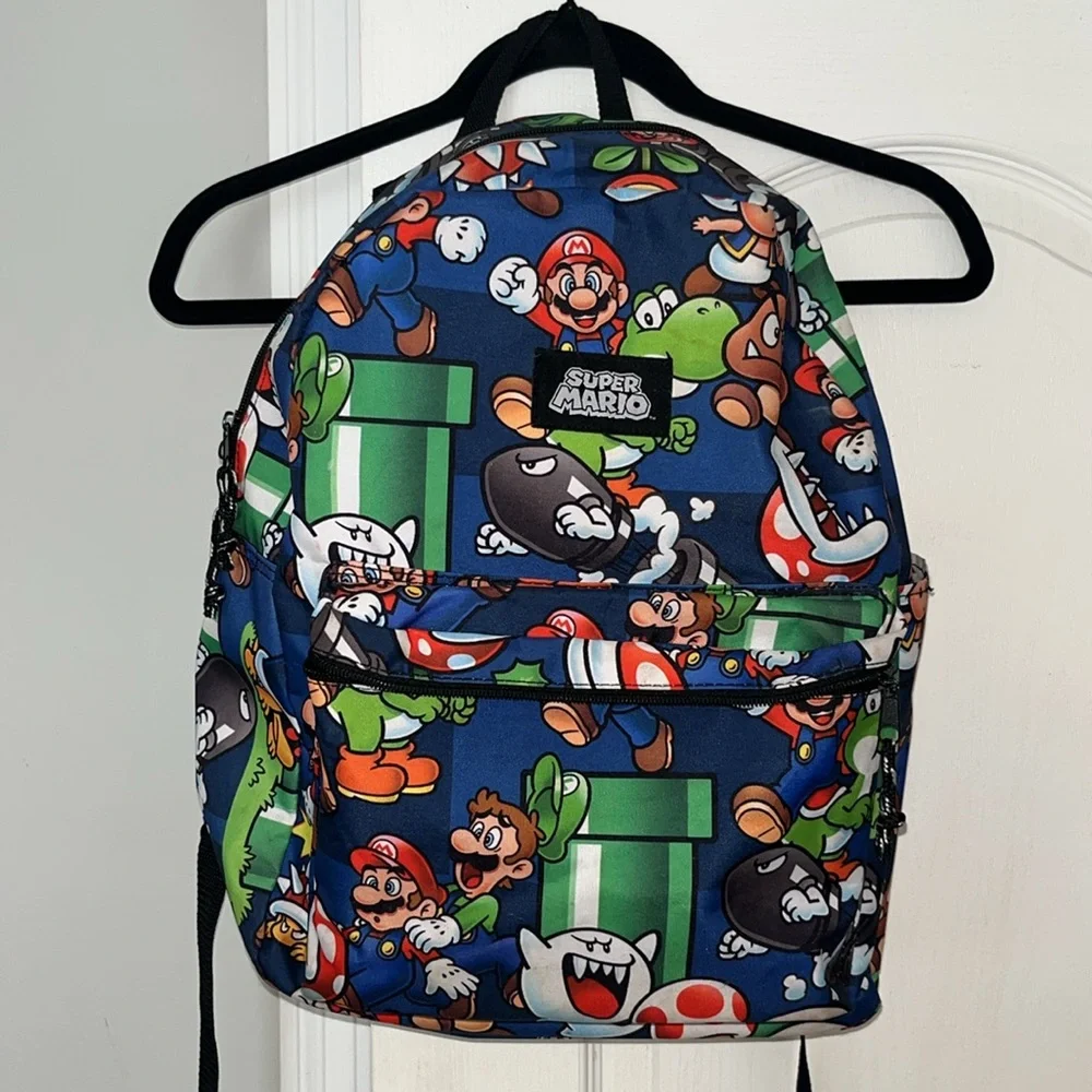 Super Mario backpack, Front zipper pocket. Exterior in excellent condition - Picture 1 of 10